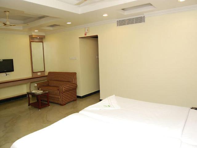 Shri Perumal Inn Pondicherry Rum bild